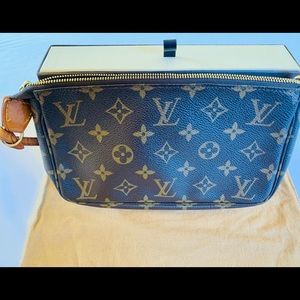 Louis Vuitton pochette shoulder bag